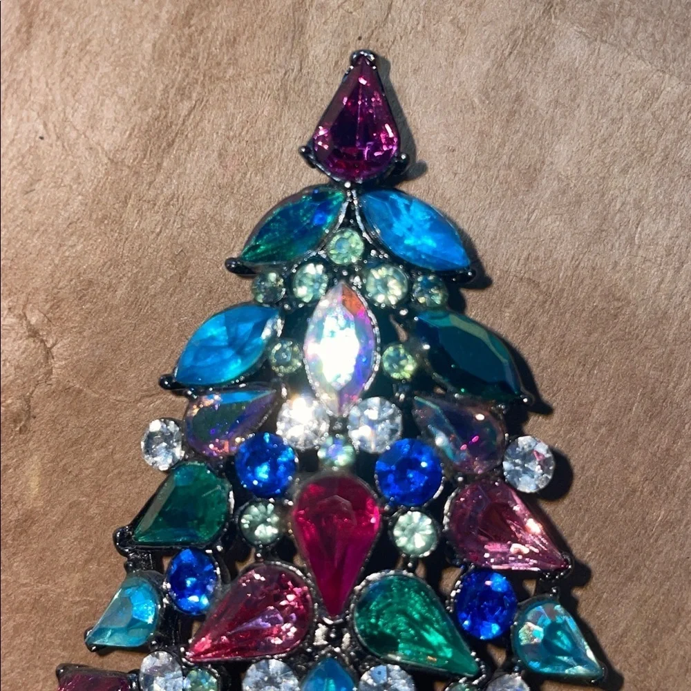 Vintage Avon Colorful Rhinestone Christmas Tree Brooch